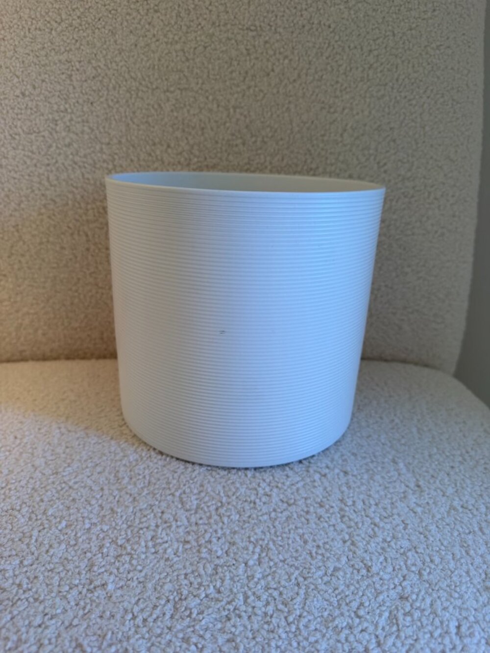 NWT! Ribbed Ceramic Round Planter Pot - Picture 4 of 6